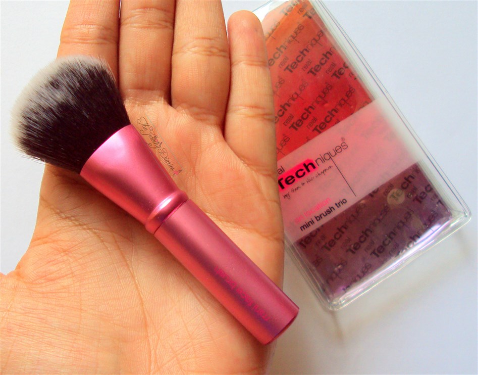 Real Techniques Mini Face Brush review