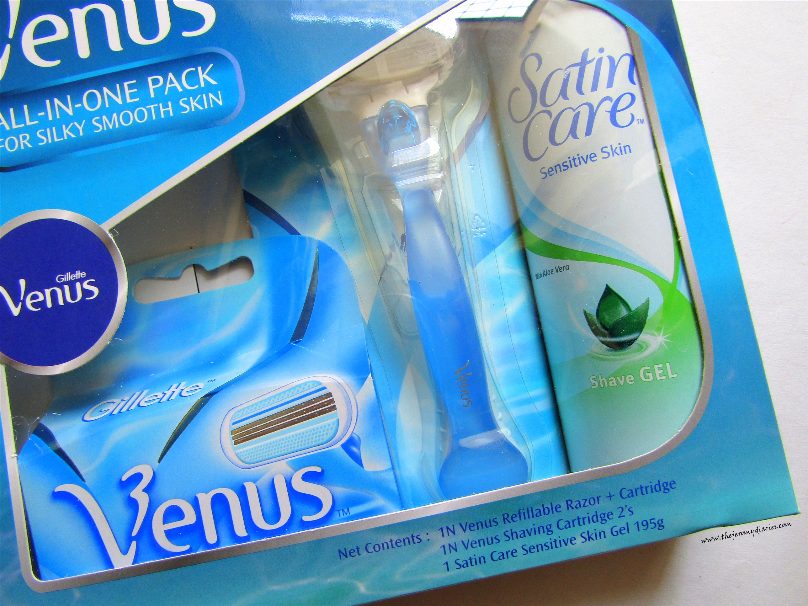 contents of gillette venus shaving kit