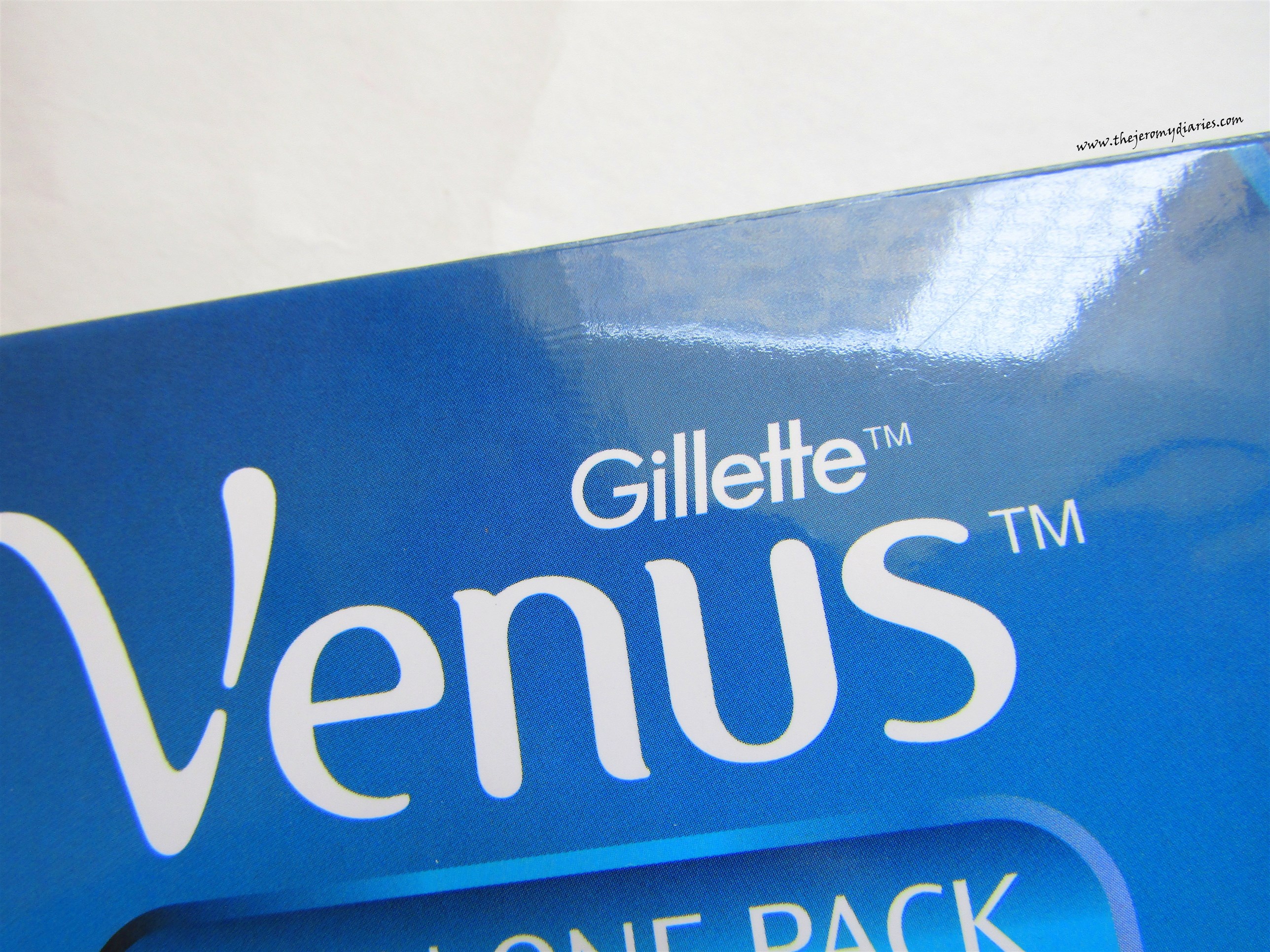 gillette venus all in one shaving pack